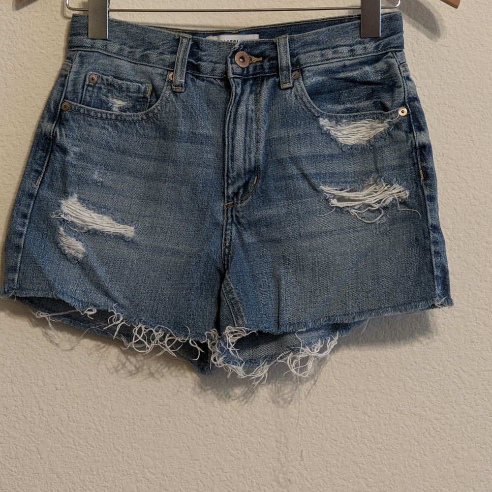 Pistola Distressed Frayed Hem Medium Wash Denim Shorts Size 25.